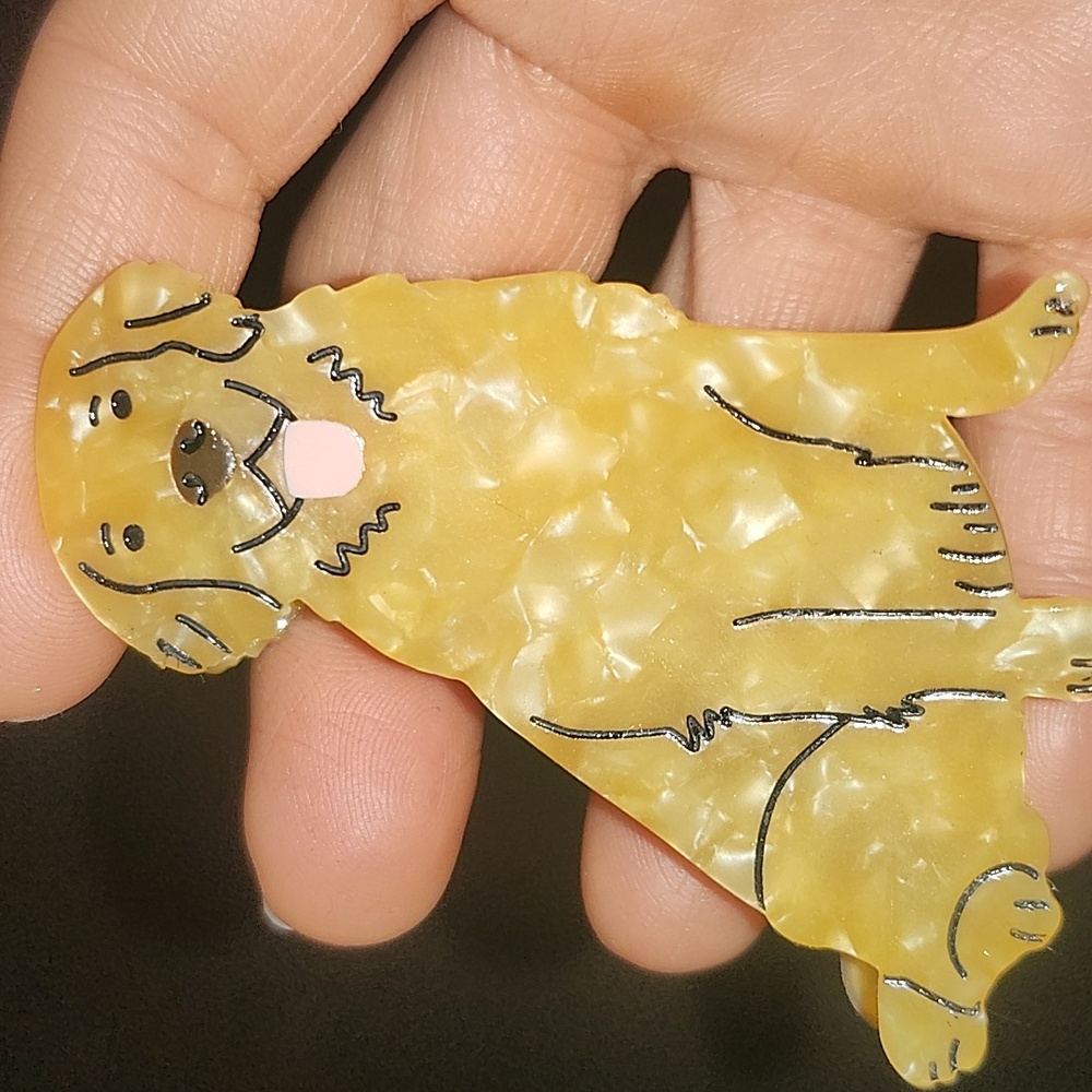 Golden Retriever hair claw